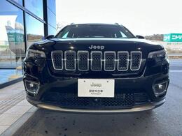 ジープ伝統のセブンスロットグリル