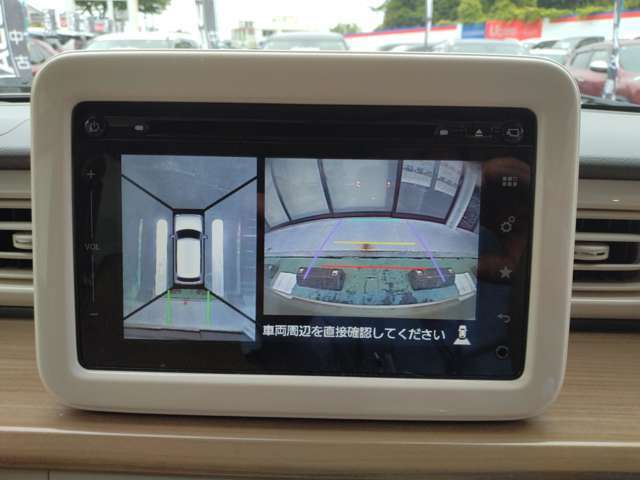 車を真上から画面で確認出来るアラウンドビューモニター♪画面を見ながら車庫入れが非常に楽になります！