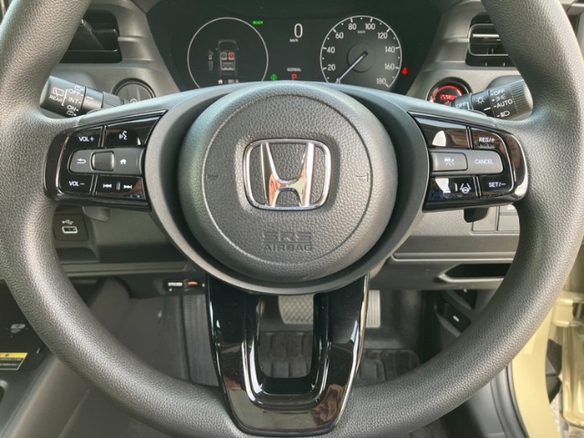 便利なステアリングスイッチも装備！運転中のオーディオ操作も安心です☆彡
