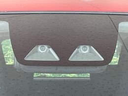 【スマートアシスト】走行中に前方の車両等を認識し、衝突しそうな時は警報とブレーキで衝突回避と被害軽減をアシスト。より安全にドライブをお楽しみいただけます。