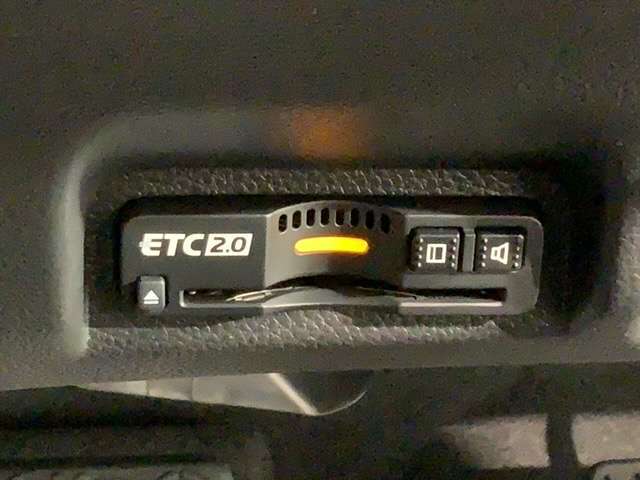 いまや快適なカーライフに欠かせないETCが付いています。