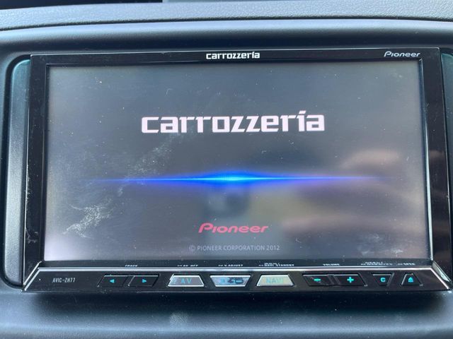 【ナビゲーション】目的地までしっかり案内してくれる使いやすいナビ。Bluetooth接続すればお持ちのスマホやMP3プレイヤーの音楽を再生可能！毎日の運転がさらに楽しくなります！！
