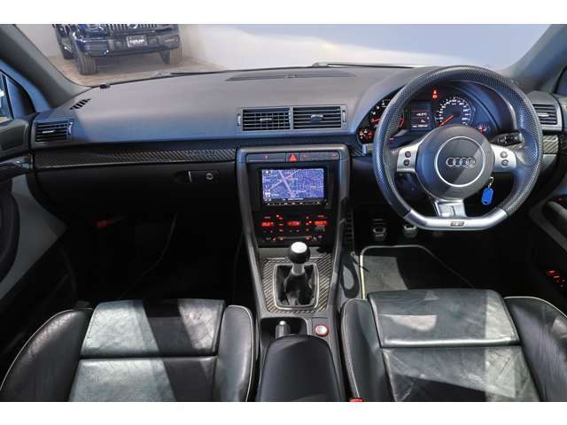 ☆カーリンクディライトは【車と歓びを繋ぐ】という想い込めた輸入車販売店です。忘れられない「愛車」と過ごす大切な時間を提供致します。憧れを愛車にして日常を彩りませんか？