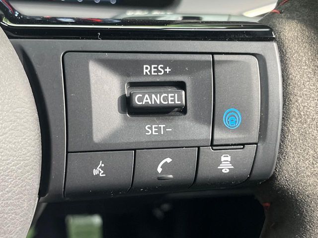 【プロパイロット】高速道路での長距離走行が楽に！！渋滞時と巡回走行のシーンで、アクセル・ブレーキ・ステアリングを自動で制御し、長距離運転の負担を軽減してくれます♪