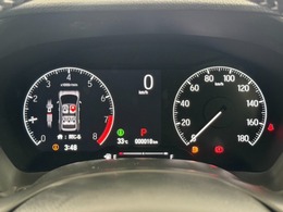 見やすく、個性的で飽きの来ないデザインです。写真は、現在の走行距離です☆