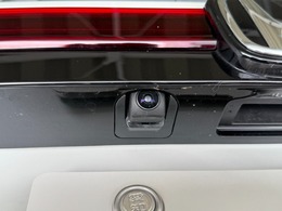 バックカメラも装備しております。駐車が苦手な方でもご安心下さい！
