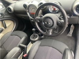 パドルシフト付AT　革コンビシート