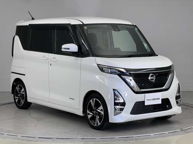 【車両状態証明書】査定協会公認のプロの検査員が公平かつ確かな基準で検査を実施。車両評価をもとに、安心しておクルマをお選びいただけます。
