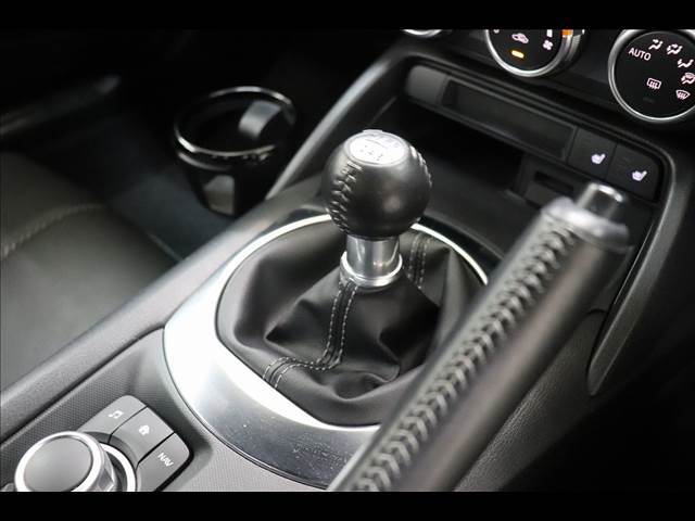 ◆弊社はクルマ年間約9000台を取引（グループ各社含む）！当店では専属のバイヤーが厳選した車輌のみ小売販売しております。また、展示車は全て第三者機関が査定済みです。