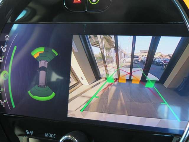 『バックカメラ』障害物センサーが危険を色と音でお知らせしてくれます！