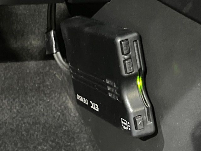 【ETC】高速道路の料金所をストレスなく通過！話題のスポットやサービスエリアに多い「スマートIC」利用時は必須のアイテムです。当店でセットアップを実施、ご納車当日からすぐにご利用いただけます！