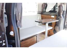 日産　NV200バネット　FOCS　ルソ　5名乗車　5ナンバー　レザーシート加工　サブバッテリー　走行充電　外部充電　フリップダウンモニター　12Vソケット　メインサブ切替SW