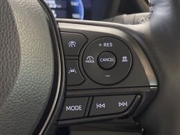 【レーダークルーズコントロール】高速道路での長距離走行が楽に！！自動で速度を保つクルーズコントロールが、衝突軽減システムと連携し、前方の車両を感知して車間を保つように速度調節してくれます！！