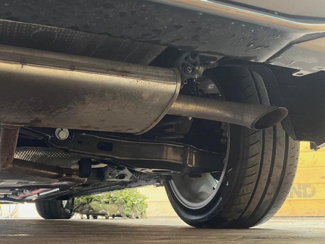 お車を安心してお乗りいただく為には、足回りの定期点検が欠かせません。サービスサポート（有償保証）では無料点検もご提供しており、安心のカーライフをお過ごしいただけるサポート体制が整っています。