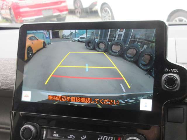 ガイド線付きバックカメラで駐車も安心ですね♪　広角のカメラを使用しております♪