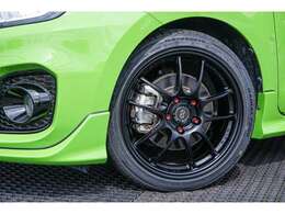 新品にてエンケイPF01タイヤホイール、ZSSダウンサス/ウィング/タワーバー/フロアマット/純正エアロです！