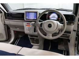 HE03系、スズキのアルトラパンが入荷しました。レギュラーで走行するガソリン車です。車両重量680kg・WLTCモード燃費は25.2km/L・直列3気筒エンジン・52馬力のお車です（※カタログ参照）。