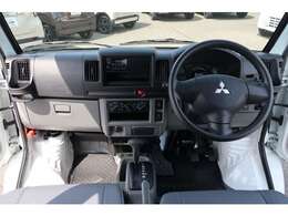 運転席・助手席エアバック　純正AM/FMラジオ　フロアシフト