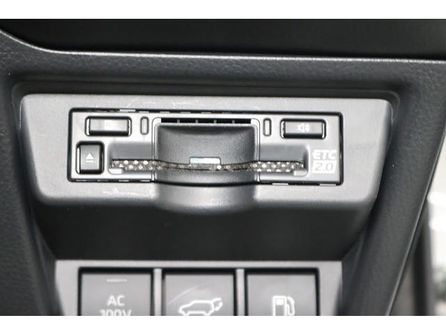 ETC車載器を装備。　高速道路の料金所の通過がスムーズです。
