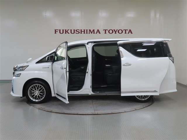 【まるごとクリーニング】シートを取り外して車内を徹底洗浄！隅々まで美しく仕上げます！