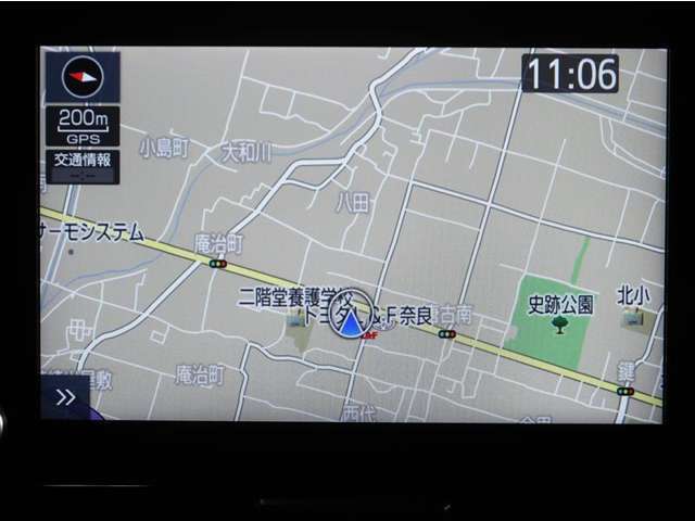 ナビゲーションを装備。タッチパネル式で使いやすく、お出かけもラクラクです。