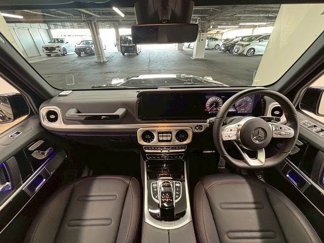 見通しの良いコックピットは普段のドライブに最適。運転しやすいお車となります。