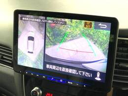 【マルチアラウンドモニター】専用のカメラにより、上から見下ろしたような視点で360度クルマの周囲を確認することができます☆死角部分も確認しやすく、狭い場所での切り返しや駐車もスムーズに行えます。