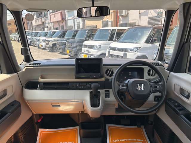★在庫車も高品質★　　★高年式で走行距離100km未満の、届出済み未使用車だけを仕入れております★　　★もちろん修復暦のある車は一台もございませんので、ご安心下さいませ★
