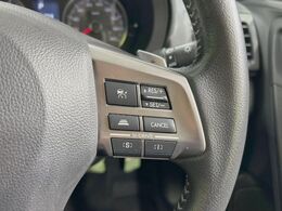 【全車速追従機能付クルーズコントロール】高速道路での長距離走行が楽に！！自動で速度を保つクルーズコントロールが、衝突軽減システムと連携し、前方の車両を感知して車間を保つように速度調節してくれます！！