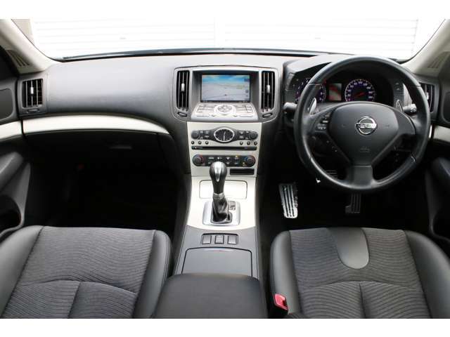 カープレミアの故障保証ゴールド保証期間1年になります。また別途有償で保証プランの拡充も可能です。お気軽にご相談ください。