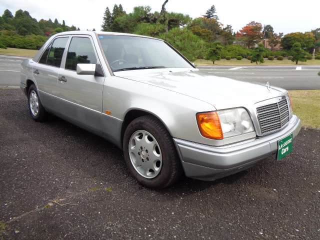 サンルーフレスのモケットシート、天張り張替済み