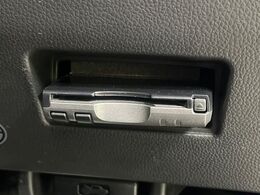 【ETC】高速道路の料金所をストレスなく通過！話題のスポットやサービスエリアに多い「スマートIC」利用時は必須のアイテムです。当店でセットアップを実施、ご納車当日からすぐにご利用いただけます！