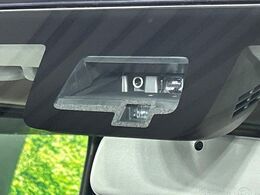 【スズキ　セーフティサポート】走行中に前方の車両等を認識し、衝突しそうな時は警報とブレーキで衝突回避と被害軽減をアシスト。より安全にドライブをお楽しみいただけます。