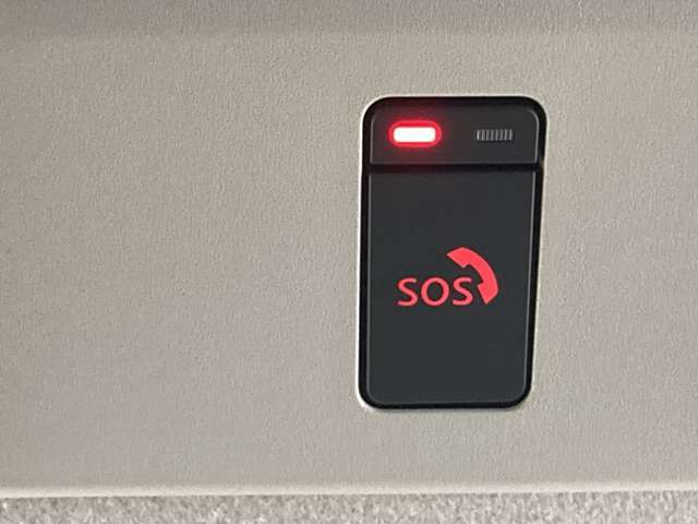 【SOSコール】急病時や危険を感じた時にはSOSコールスイッチを押すと専門オペレーターに接続！万が一エアバック展開事故の時は自動通報します！