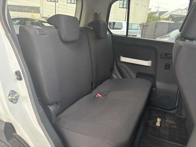 ヨレや汚れなども少なく、状態良好です！