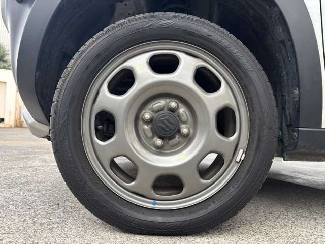 タイヤ・ホイールも、車の個性を決める重要パーツ！☆このままでも勿論、ドレスアップなどにより、更にスタイリッシュにする事も可能です！