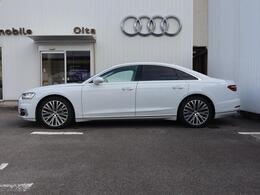 Audi正規ディーラーが高品質をお約束。高度な訓練・教育を受けたAudi専任メカニックが、100項目にもおよぶ精密な点検を実施いたします。すべてをクリアしたAudi車だけが、あなたのお手元に届けられるのです。