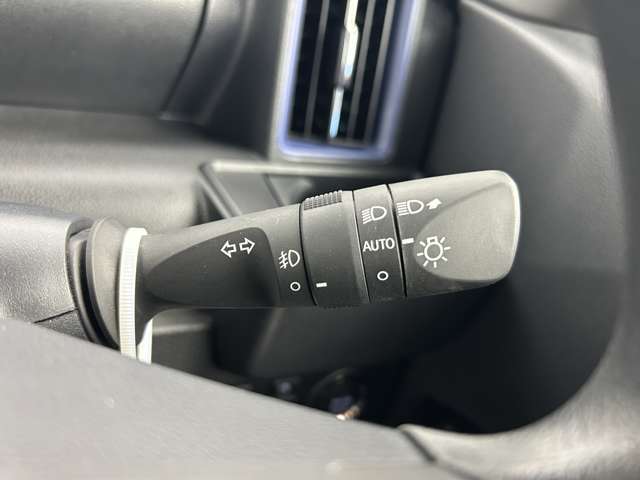 【運転席操作部】快適なドライブを楽しむための機能が装備されています！運転席から触れるので、使いやすいです！除菌プランいれていただくと、さらに清潔で安心していただけます！