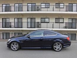 印象的なエクステリア、スポーティ―なインテリアで高い満足感を感じていただけます！