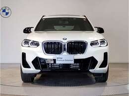 BMW代表的な特徴のキドニーグリル。BMWのすべてのモデルに採用され、BMWらしさを強調しております。