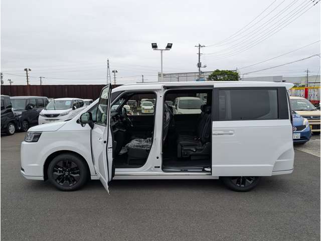 ☆自動車保険☆　保険も取り扱っておりますので、当社にて一括でお車の手続きができます！是非お任せ下さい！ 社員の9割が保険販売の資格取得者なので来店いただけた際はお気軽にお声がけくださいませ！