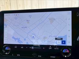 【純正14型ナビ】一体感のあるナビは、高級感ある車内を演出してくれます。Bluetooth再生などオーディオ機能も充実しておりますので、運転もより楽しめます♪