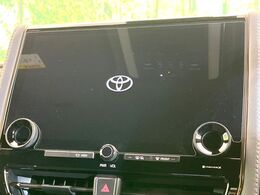 【14インチディスプレイオーディオ】画面内にオーディオ操作はもちろん、空調の調整機能なども盛り込んだ多機能なディスプレイオーディオです！スマートフォン連携はもちろん、車載ナビもお使いいただけます♪