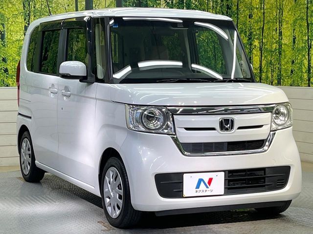 高透明度のガラス皮膜で撥水はもちろん、上質なツヤ・光沢を実現。紫外線や酸性雨から大切な愛車を保護し、色あせ・劣化を防止。「弾スプラッシュコート」、「弾プリミッサコート」からお選びいただけます。