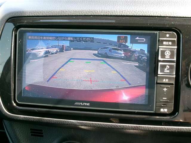 バックモニター付きですので、日常の駐車はもちろん、人や障害物などを映像で確認できるので安心です！（補助装置になりますので、目視でもご確認ください）