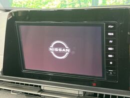 【大画面ナビ】人気の大型9インチナビを装備。存在感のある大画面はインパクト大！ナビ利用時のマップ表示は見やすく、テレビやDVDは臨場感がアップ！いつものドライブがグッと楽しくなります♪