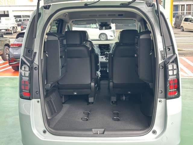 ★納車前に、専属のクリーニングスタッフが、ピッカピカにクリーニングして納車いたします！もちろん、ピッカピカの状態でお渡しするクリーニング費用も支払総額に含まれています！