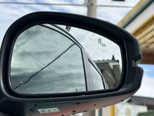 ★カーナビ本体￥49,000円～工賃￥17,000円（取付キット等含む）で取付できます。お客様に必要なカーナビも、当店取り扱いカーナビ10種類の中からご提案いたします！