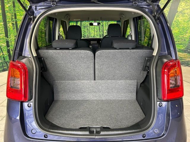 普段のお買い物や通勤、送迎等に十分な荷室スペースを確保しております。セカンドシートを倒すと、大きな荷物の積載も可能です♪