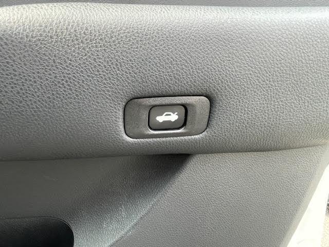 【運転席操作部】快適なドライブを楽しむための機能が装備されています！運転席から触れるので、使いやすいです！除菌プランいれていただくと、さらに清潔で安心していただけます！